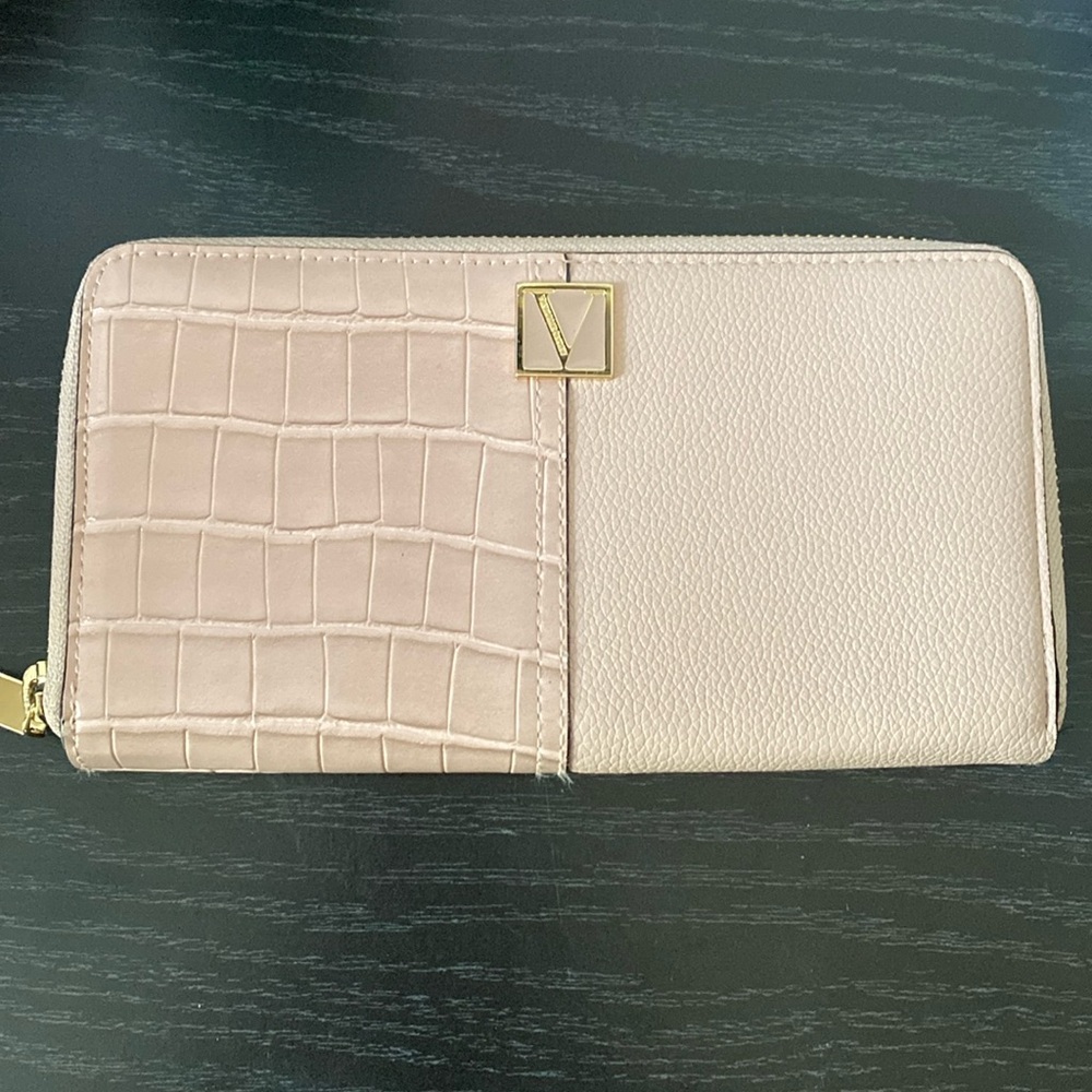 VICTORIAS SECRET WALLET💕💕
